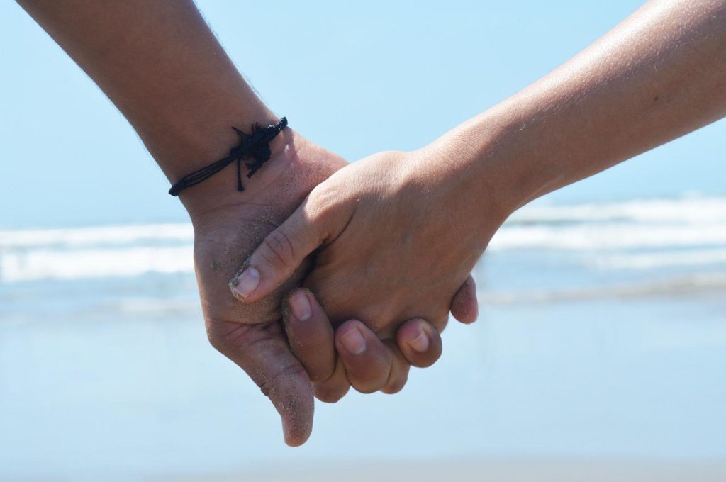 love, beach, hands-1340263.jpg